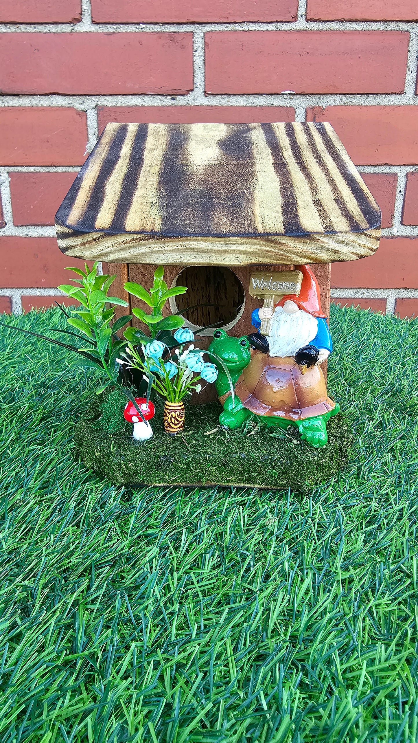 Hummingbird Home Gnome with Turtle
