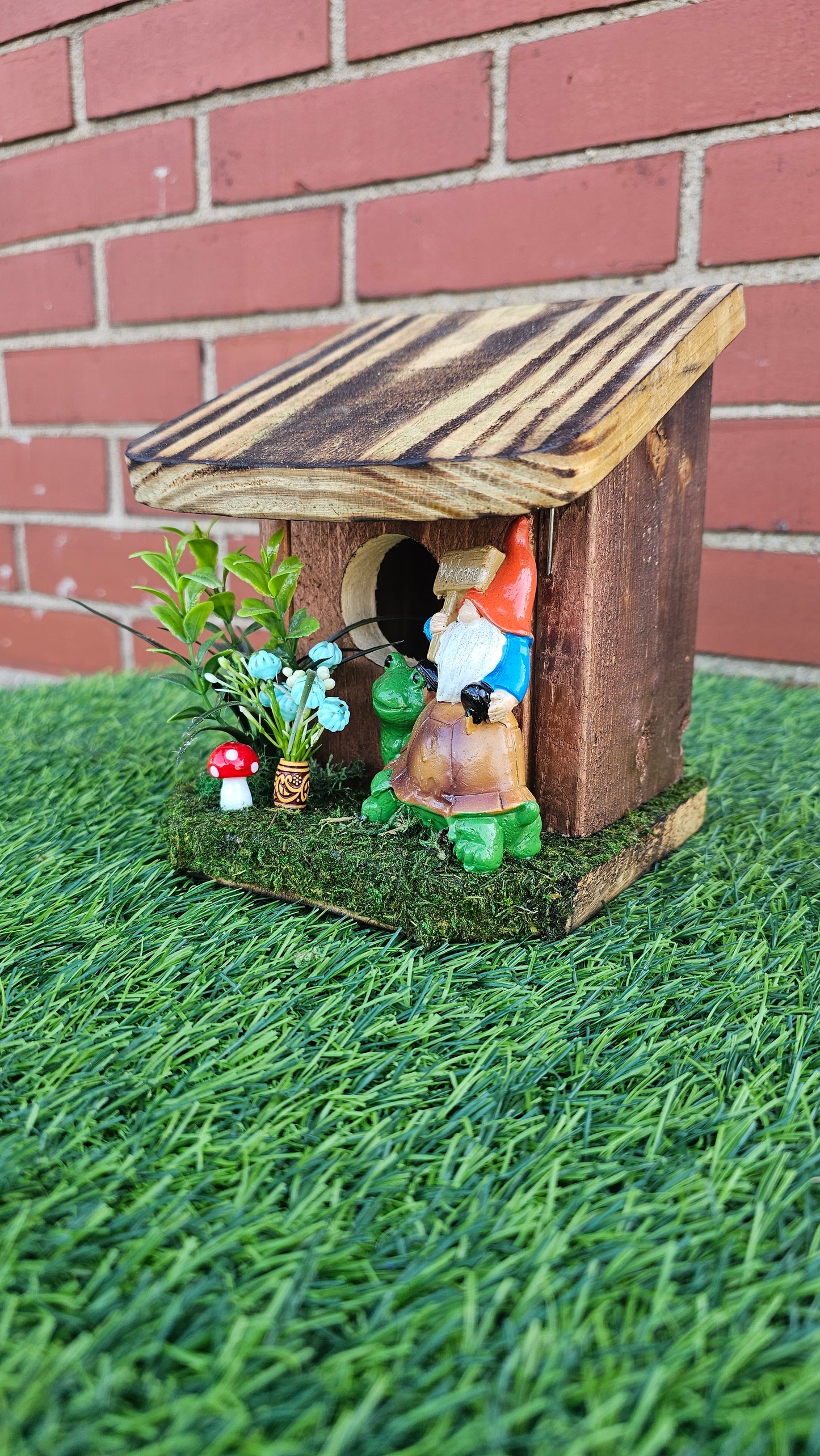 Hummingbird Home Gnome with Turtle