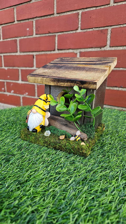 Hummingbird Home Bee Gnome