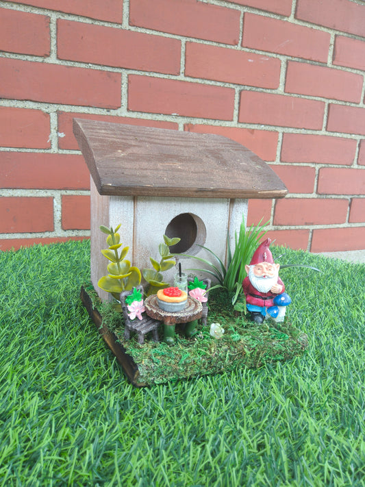 Hummingbird Home Gnome with  Pie