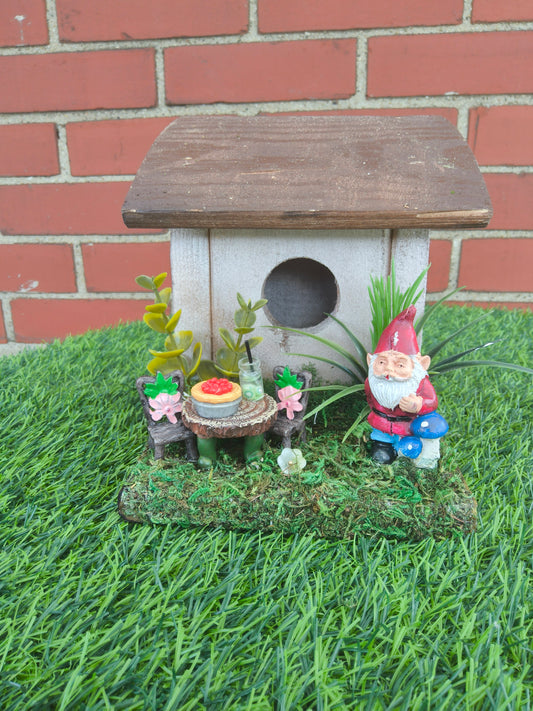 Hummingbird Home Gnome with  Pie